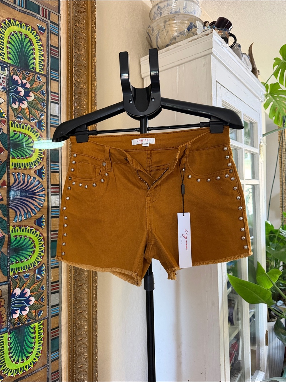 Vigoss studded shorts